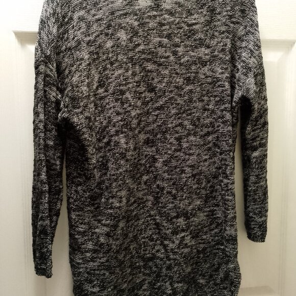 Women's cardigan sweater, long sleeve- black and white, small- Old Navy - Picture 4 of 4